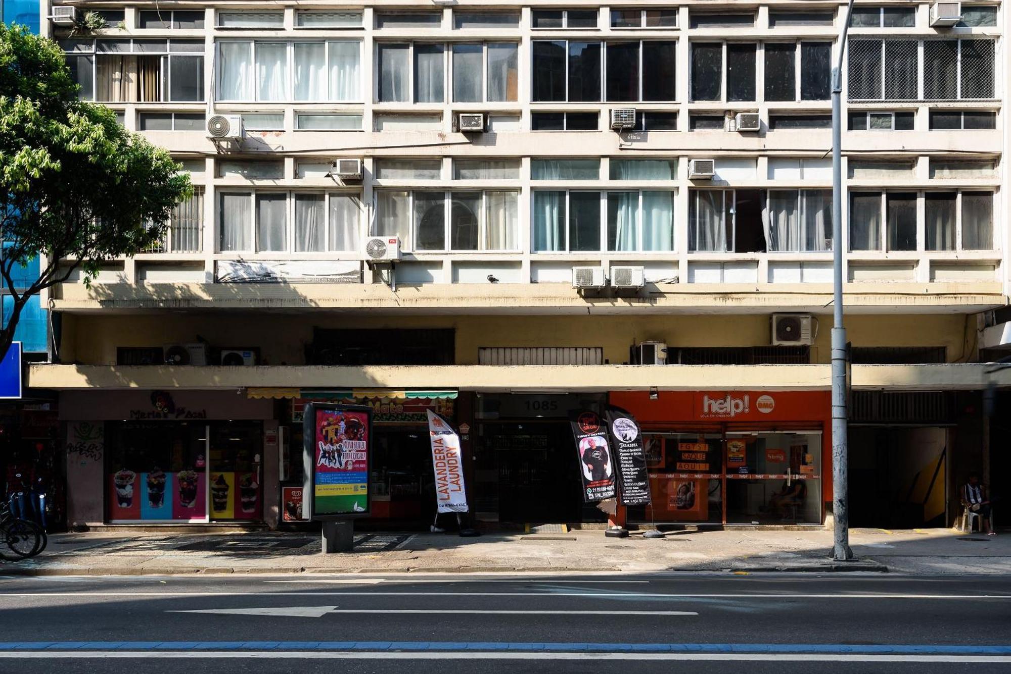 Apartamento Reformado A 200m Da | Nsc 1085/306 *